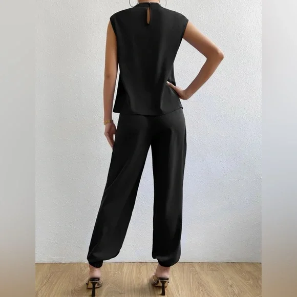 Elegant Mock Neck Sleeveless Top & High Waist Pants Slanted Pocket Cuffed Bottom - Picture 2 of 6